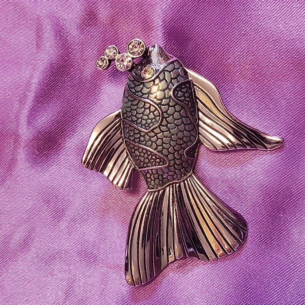 Turquoise color goldfish brooch
